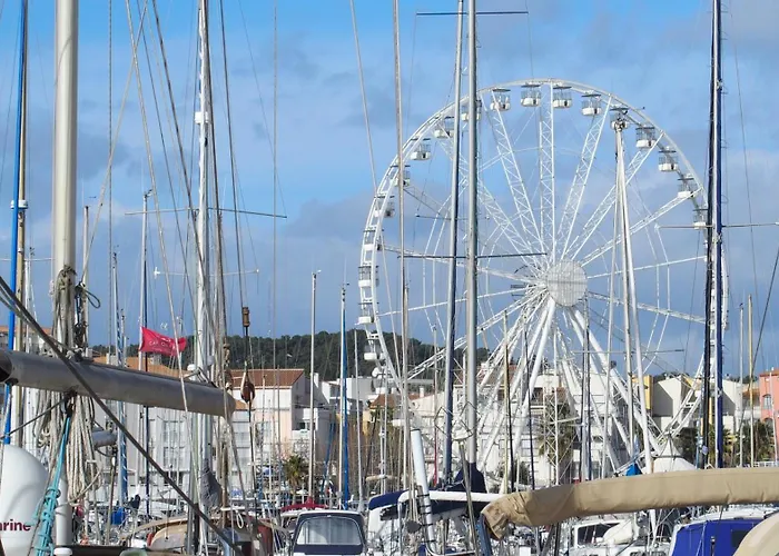 Апартаменты Grand Vue Panoramique Sur Le Port, Parking Prive Агд