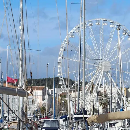 Appartement Grand Vue Panoramique Sur Le Port, Parking Prive Agde